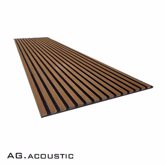  AG.  Panneau mural en feutre de fibre de polyester acoustique composé de lamelles de bois de construction noir